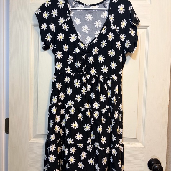 4 Pc No Boundaries Dress Bundle L/XL | Floral Spring Summer Mini Dresses - Picture 2 of 5